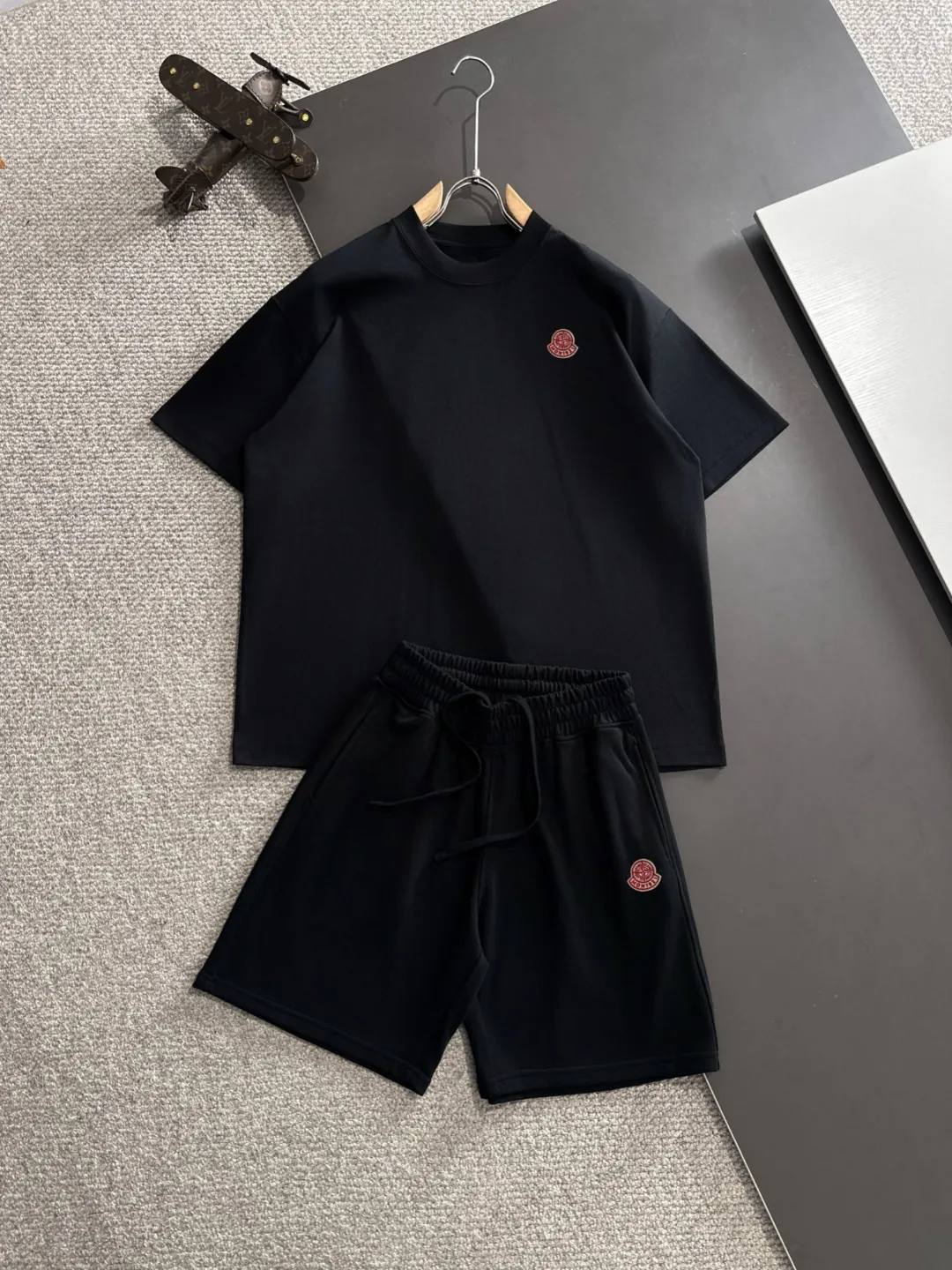 Next day shipping P460 Stone lsland/stone island high quality 2025 spring and summer new casual heavy industry suit exclusively developed by yb! High quality production! Imported custom-made fabrics for foreign orders, with high breathability and comfort, impeccable details, brand element design concept, delicate and soft feel! It presents a casual cut and the upper body shape is great! On sale simultaneously on the official website! From a high-end men's positioning brand, the low-key luxury taste is irresistible! Exquisite workmanship and impeccable quality! The overall style is simple, fashionable and timeless, fully meeting the requirements of stylish and tasteful dressing! Size: S-XXL